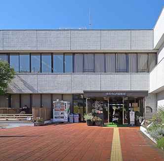 山内図書館（徒歩10分・約740m）