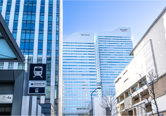 みなとみらい駅前