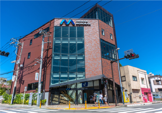 湘南江ノ島駅前
