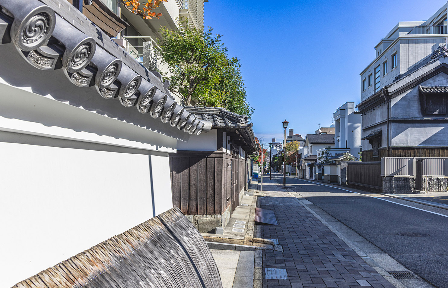 白壁、主税町、橦木町の街並み