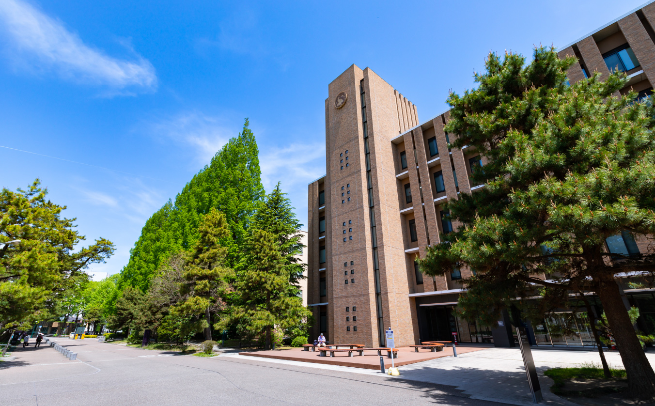 東北大学 片平キャンパス（徒歩5分／約400m）