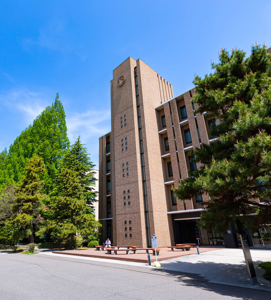 東北大学 片平キャンパス（徒歩5分／約400m）