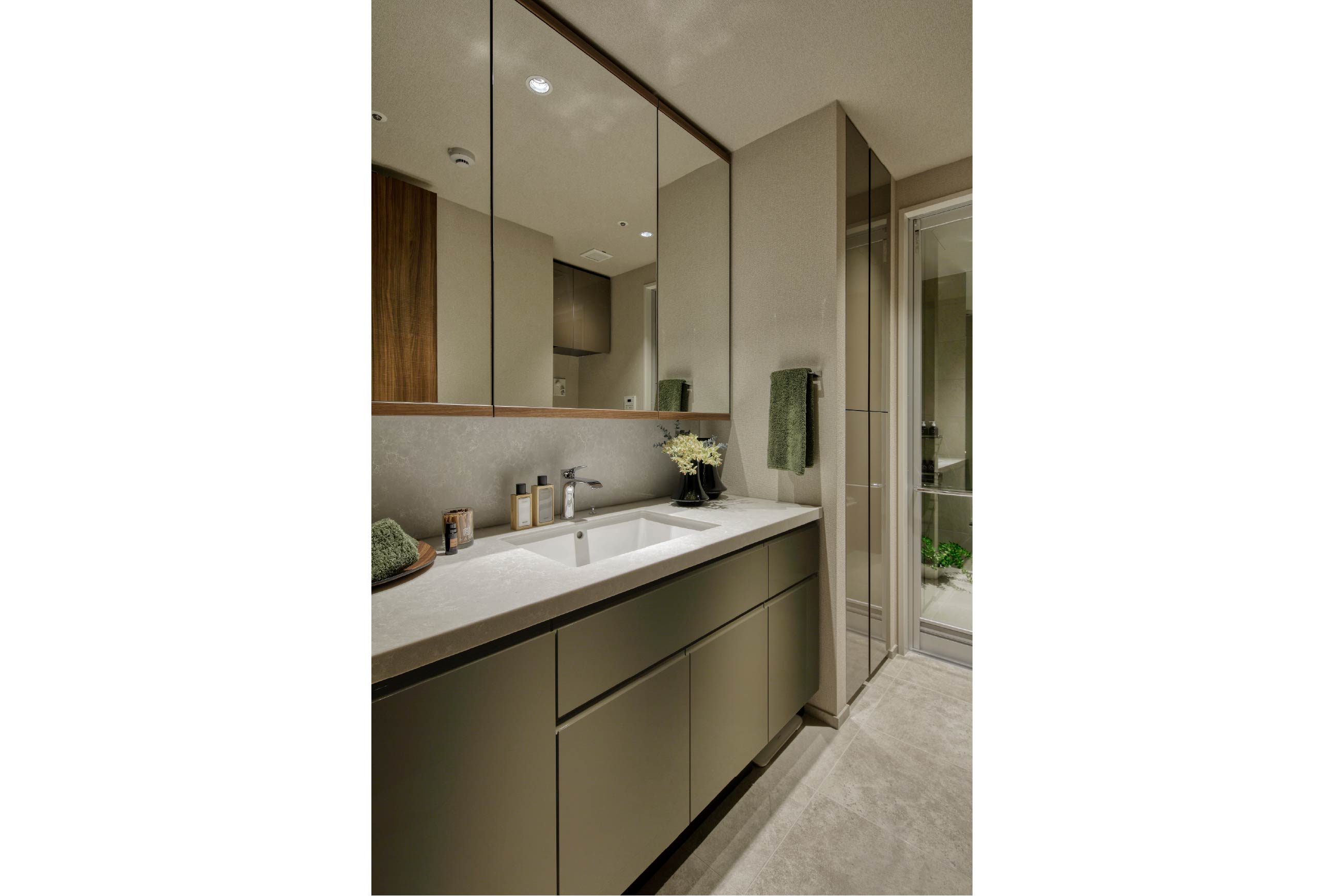 POWDER ROOM