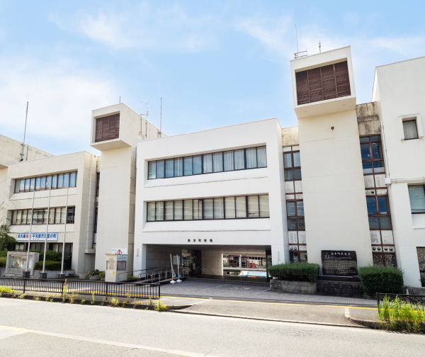 島本町役場（徒歩6分／約460m）